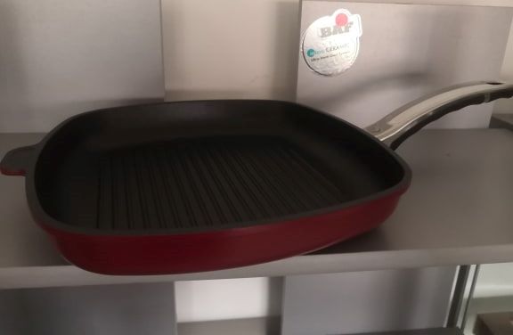 Grilovací pánev Baf Gigant new line 28x28 červená