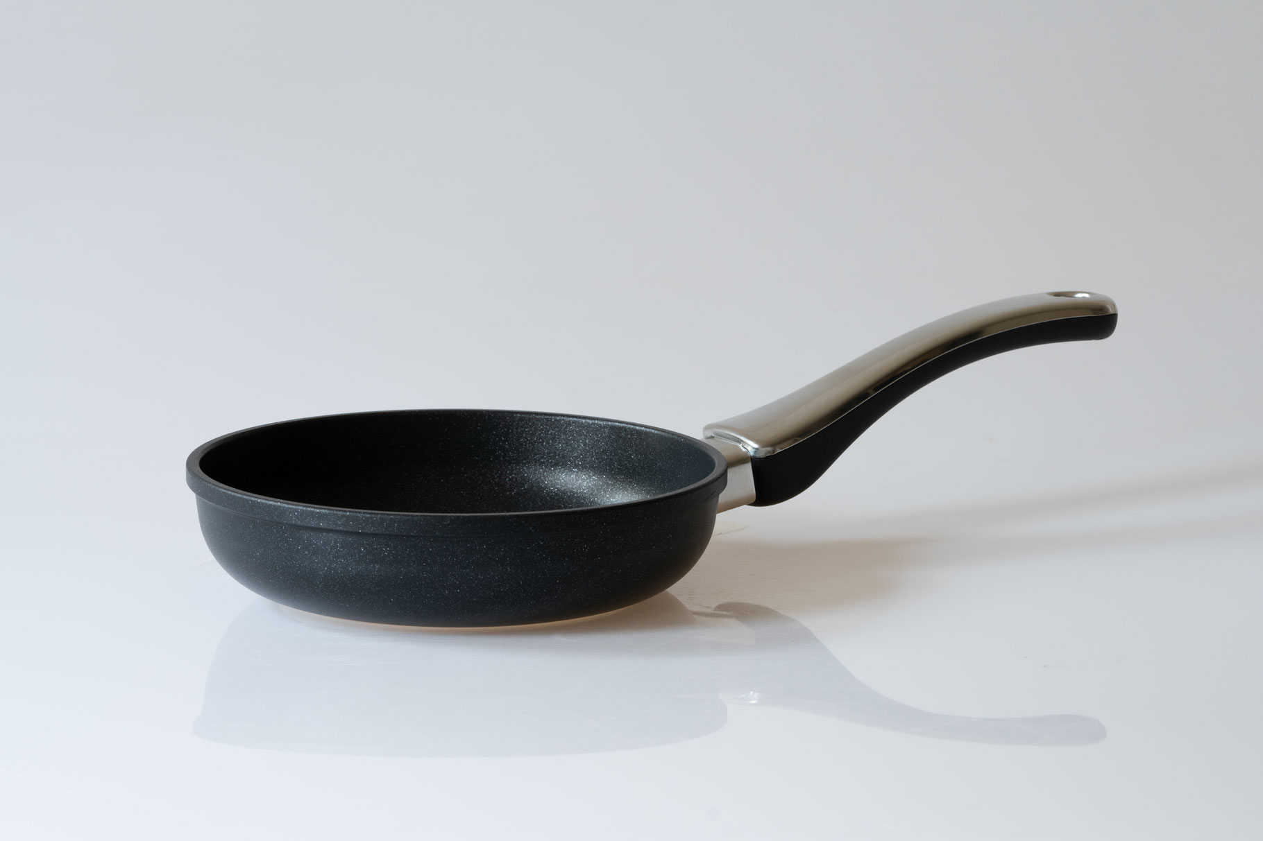 titanová pánev baf gigant new line 18 cm